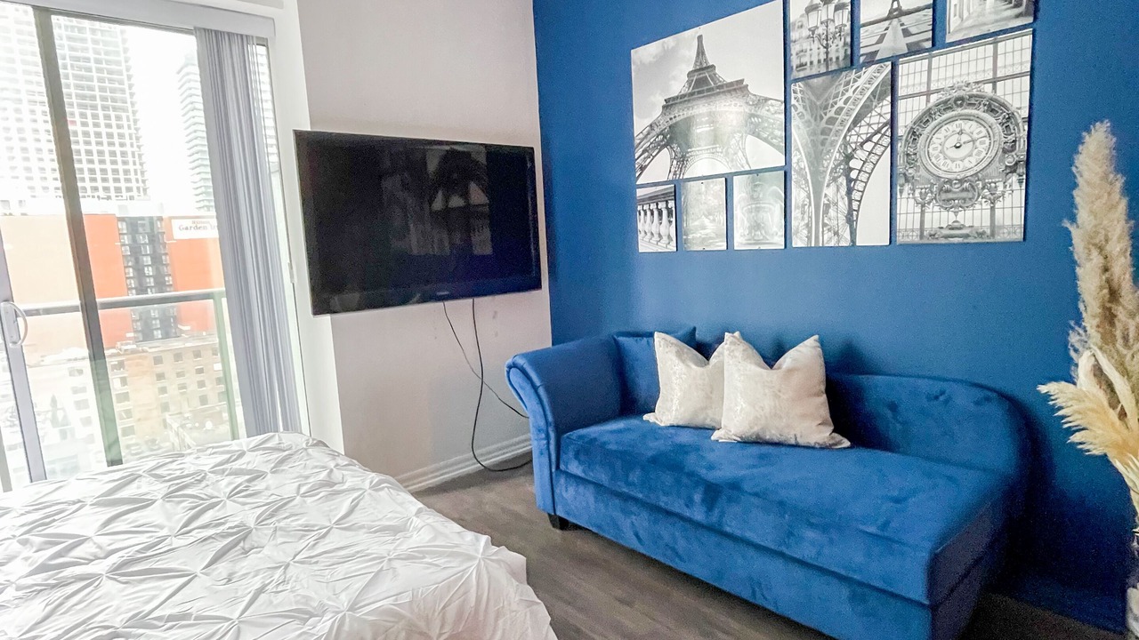 Photo of Bedroom in Toronto Entertainment District