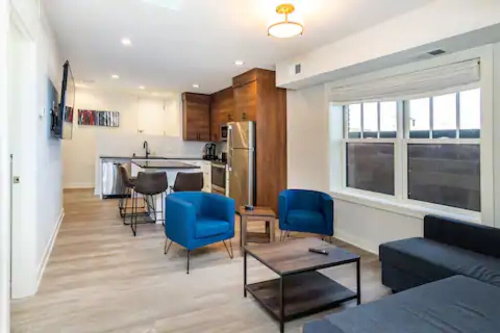 Photo of Livingroom in Lyn-Lake