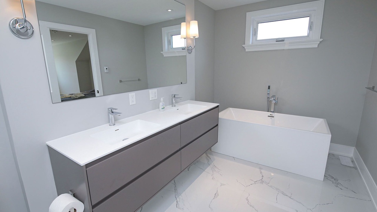 Photo of Bathroom in Beaconsfield Village