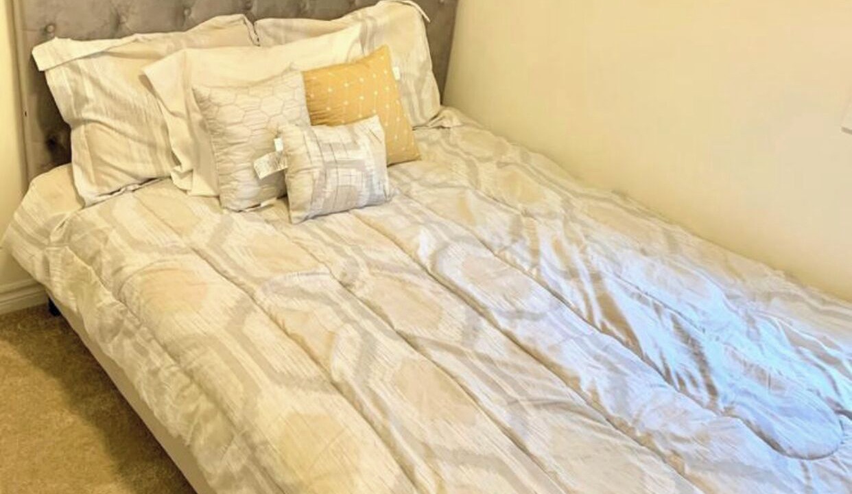 Photo of Bedroom in Halton Regional Municipality