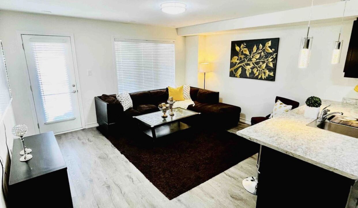 Photo of Livingroom in Halton Regional Municipality
