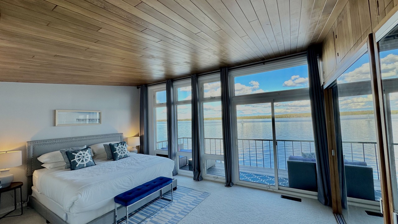 Photo of Bedroom in Elizabethtown-Kitley