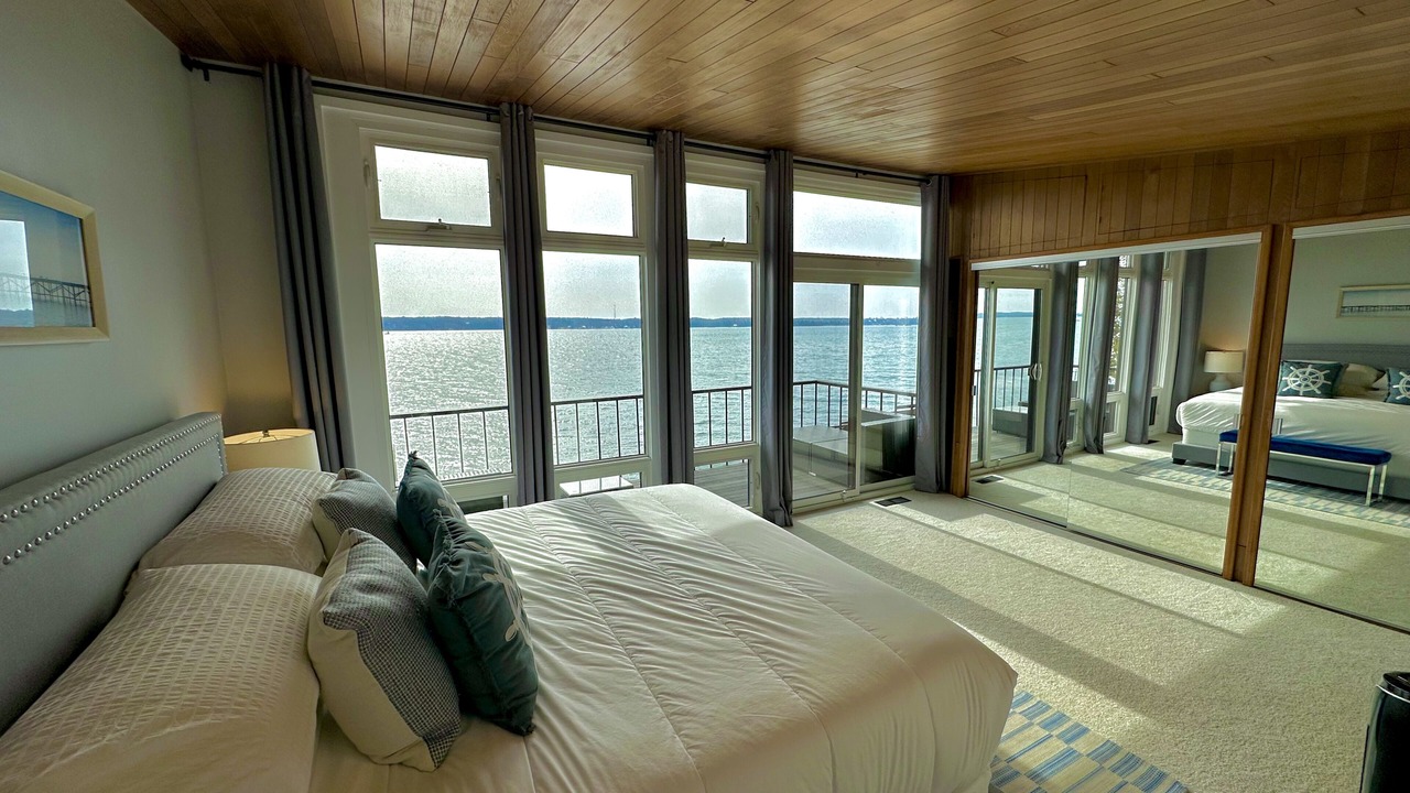 Photo of Bedroom in Elizabethtown-Kitley