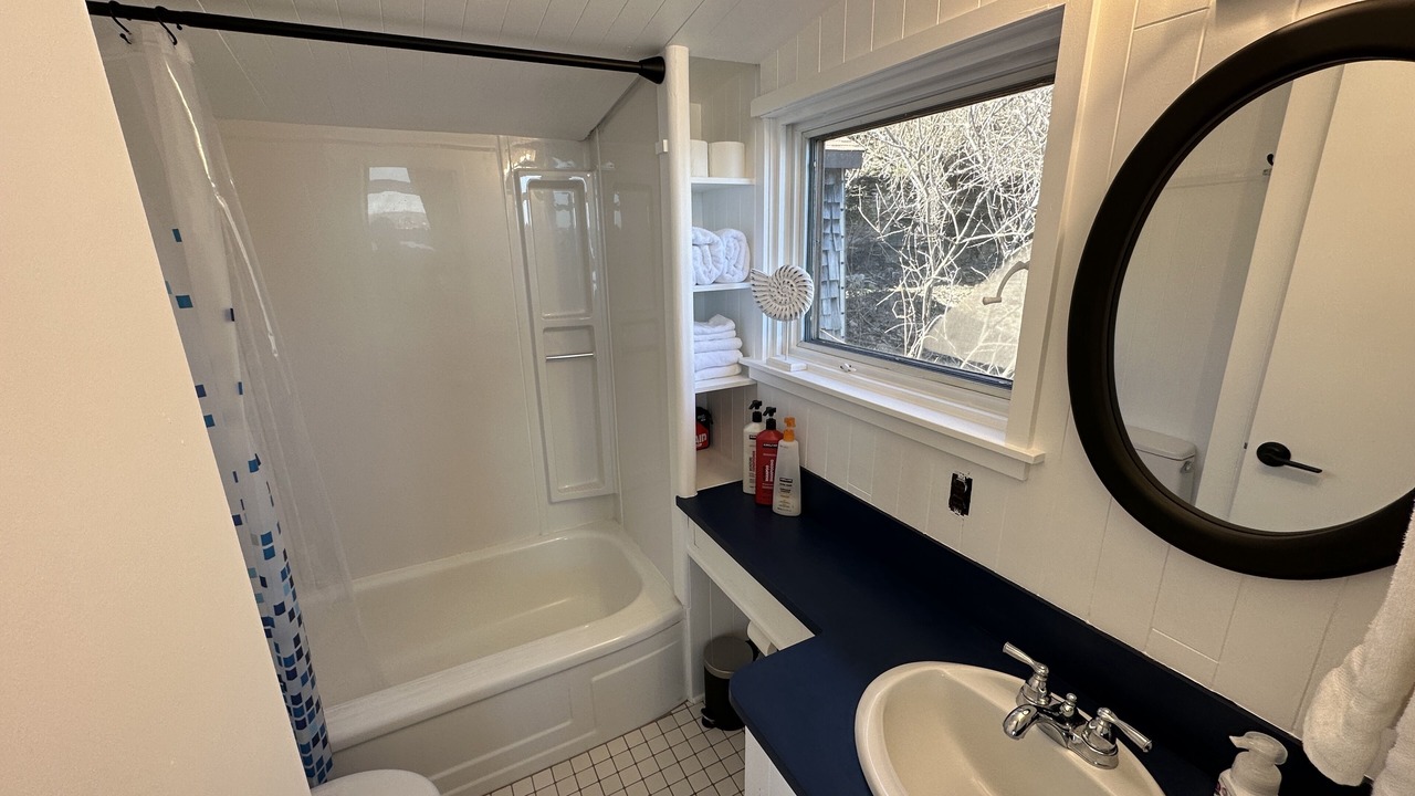 Photo of Bathroom in Elizabethtown-Kitley