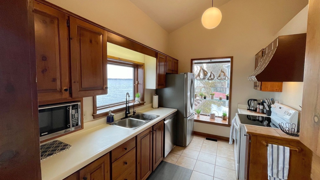 Photo of Kitchen in Elizabethtown-Kitley