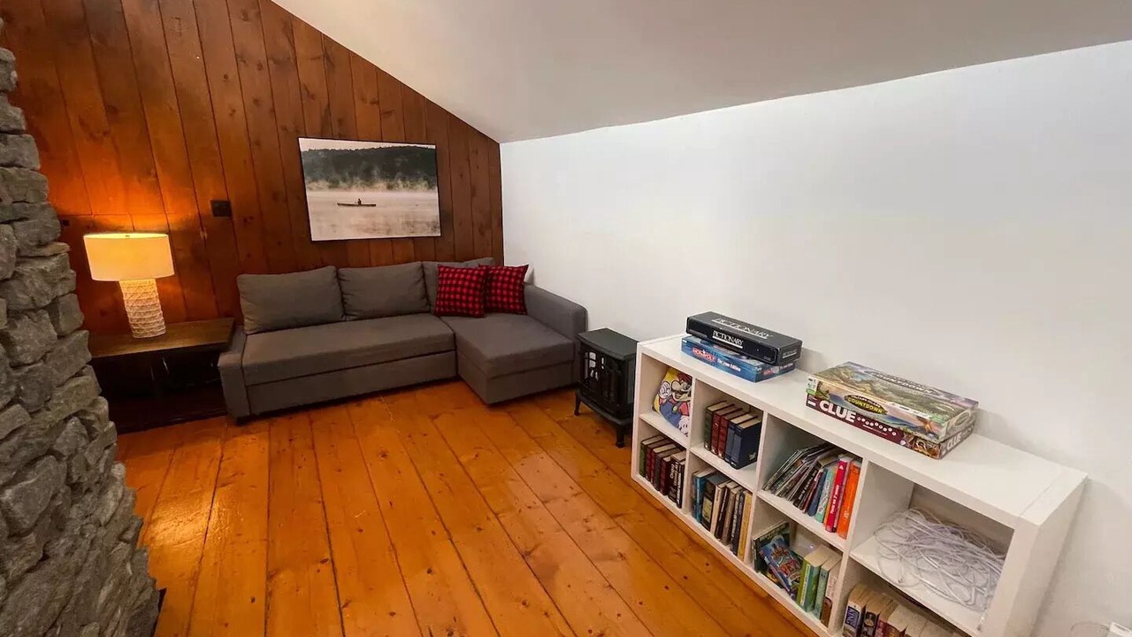 Photo of Livingroom in Elizabethtown-Kitley