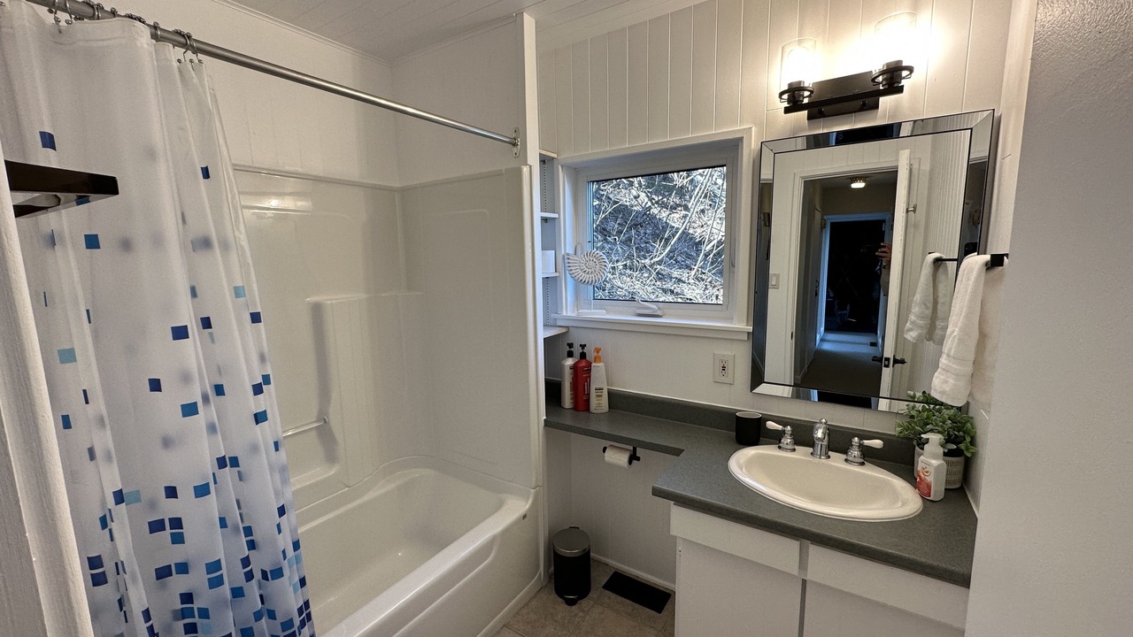 Photo of Bathroom in Elizabethtown-Kitley