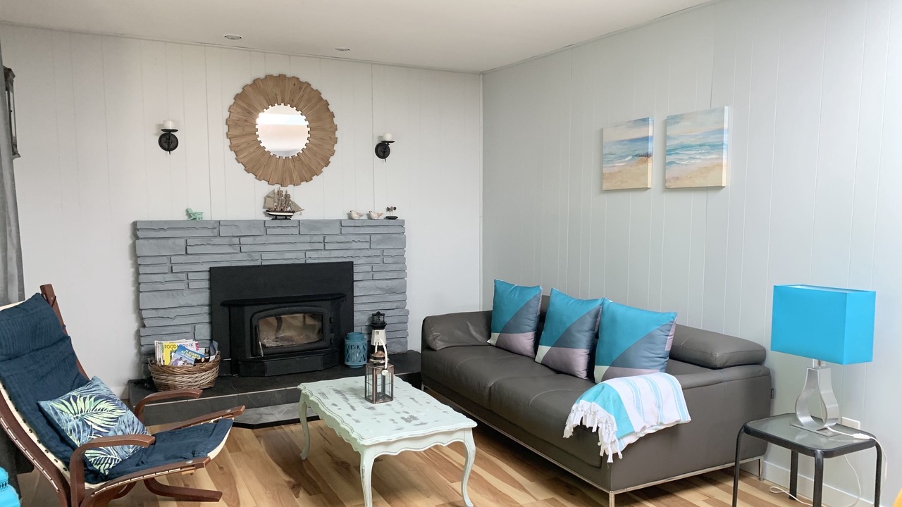 Photo of Livingroom in Kettle Point 44