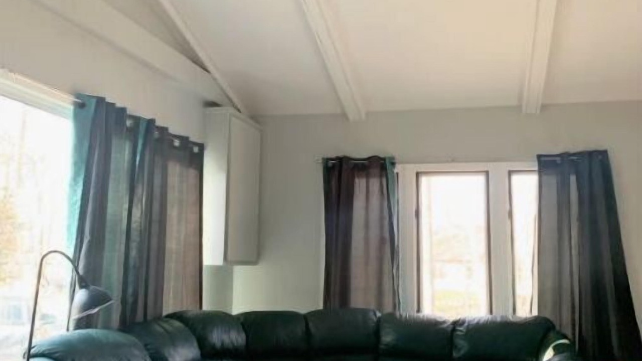 Photo of Livingroom in Kettle Point 44