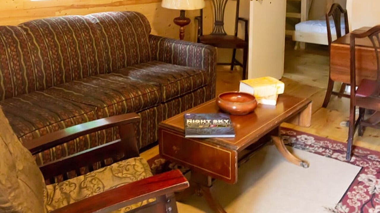 Photo of Livingroom in Papineau-Cameron