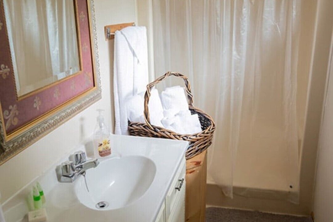 Photo of Bathroom in Papineau-Cameron