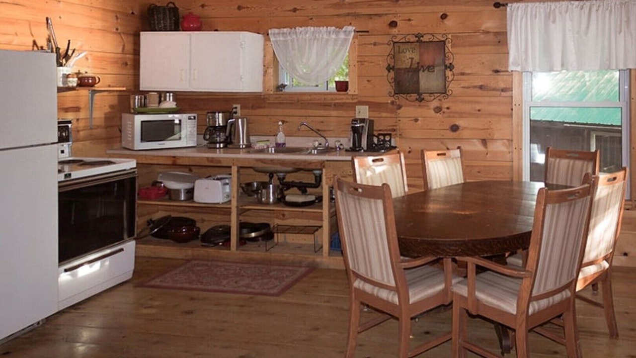 Photo of Kitchen in Papineau-Cameron