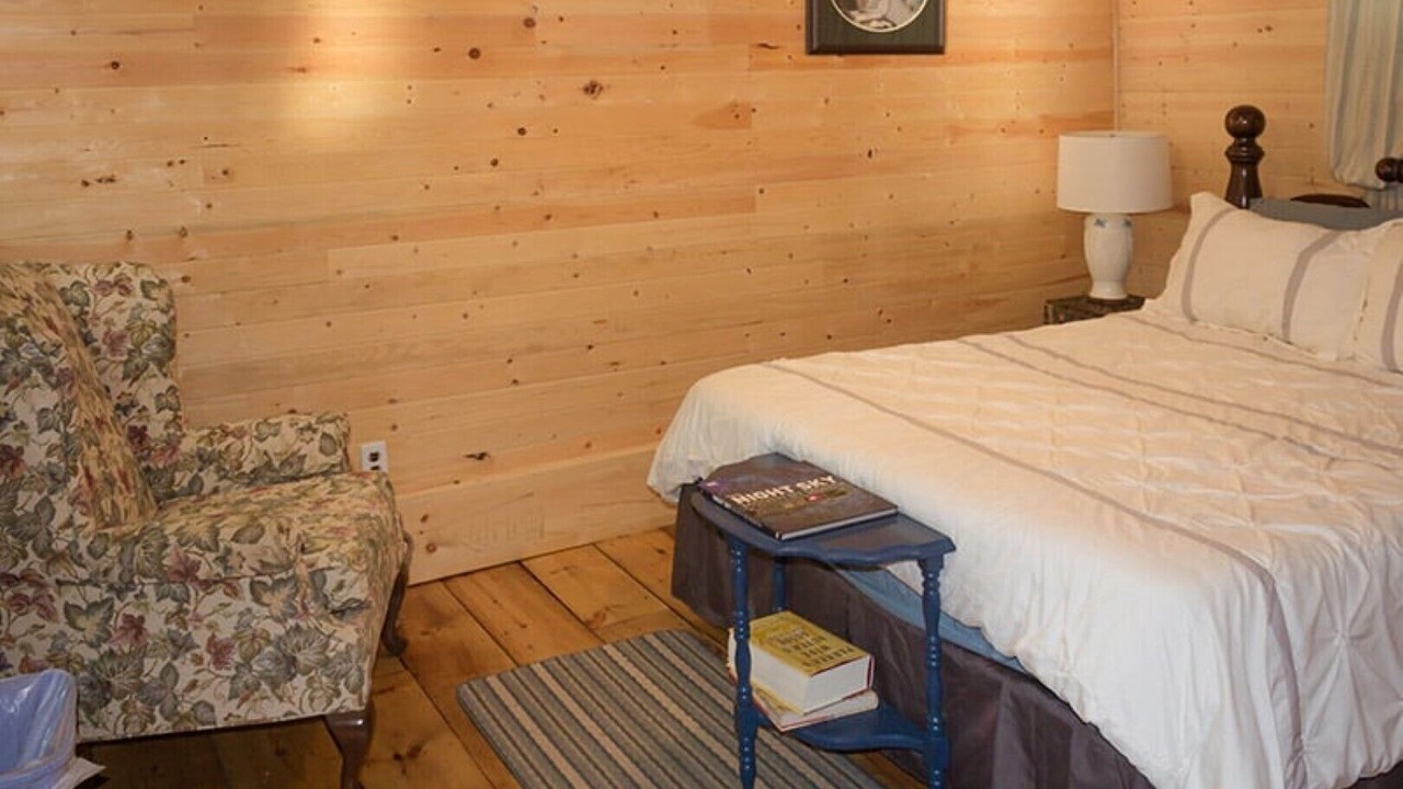 Photo of Bedroom in Papineau-Cameron