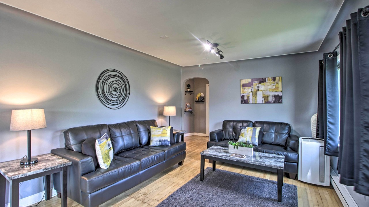 Photo of Livingroom in Hermantown