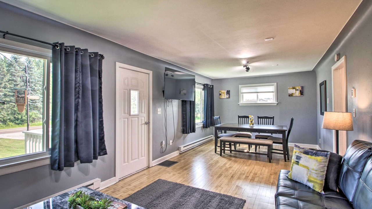 Photo of Livingroom in Hermantown