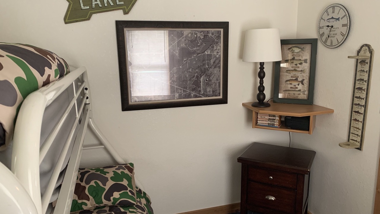 Photo of Bedroom in Maple Lake