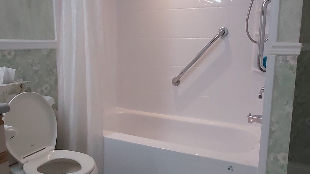 Photo of Bathroom in Clanton Park