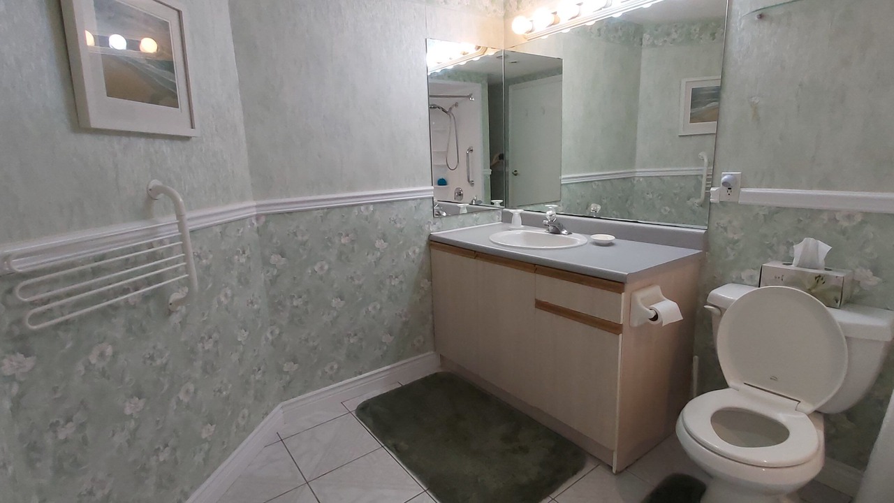 Photo of Bathroom in Clanton Park