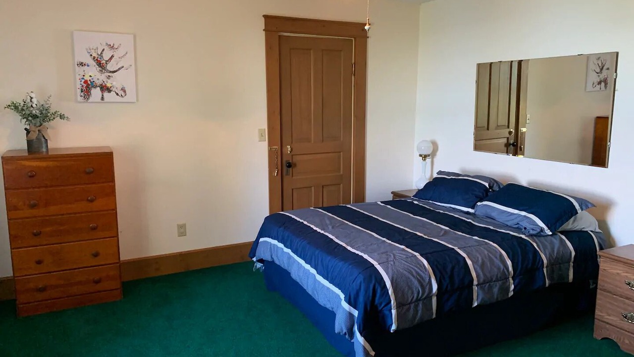 Photo of Bedroom in Walker