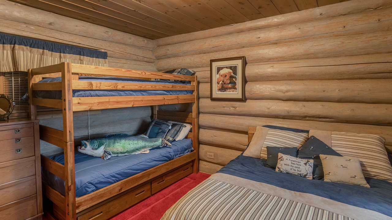 Photo of Bedroom in Longville
