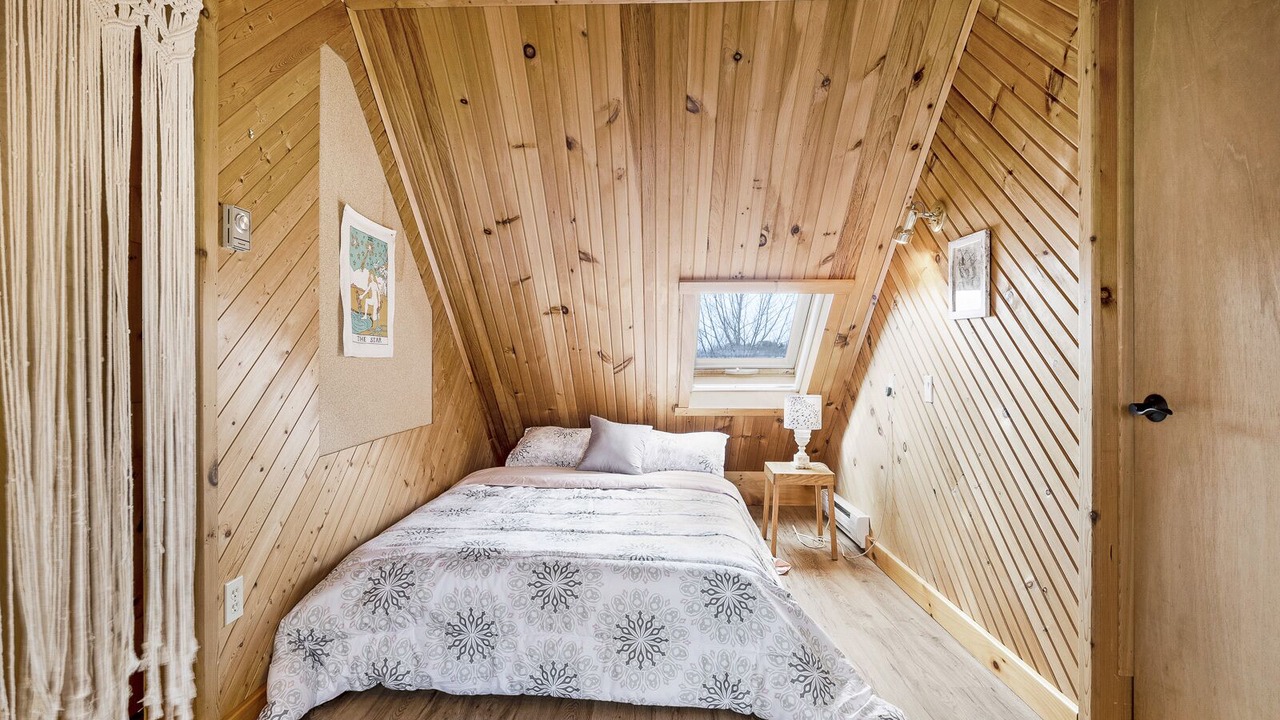 Photo of Bedroom in Meaford