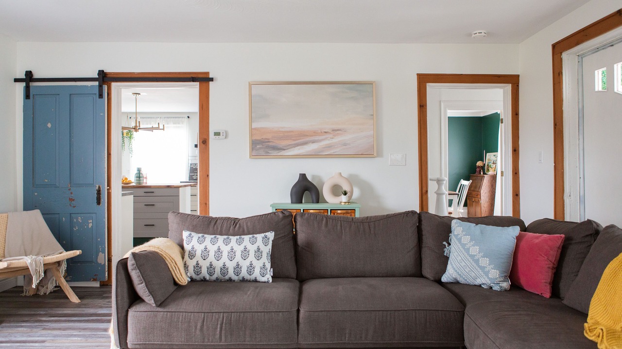 Photo of Livingroom in Ameliasburgh