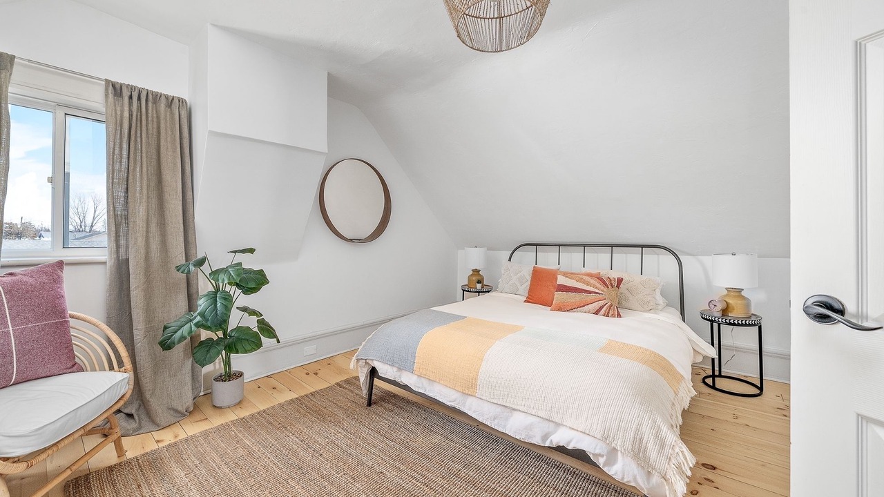 Photo of Bedroom in Ameliasburgh