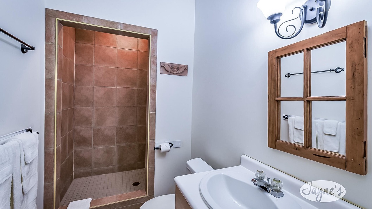 Photo of Bathroom in Gravenhurst
