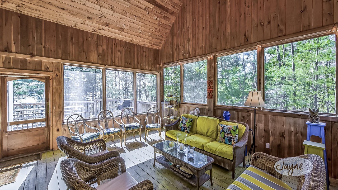 Photo of Bedroom in Gravenhurst