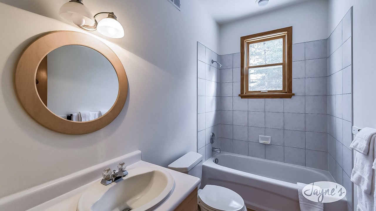 Photo of Bathroom in Gravenhurst
