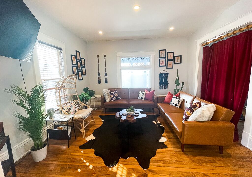 Photo of Livingroom in St. Anthony West