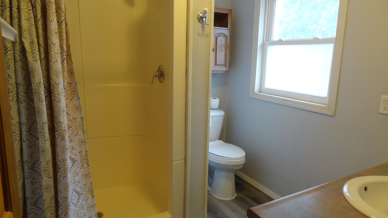 Photo of Bathroom in Kutzky Park