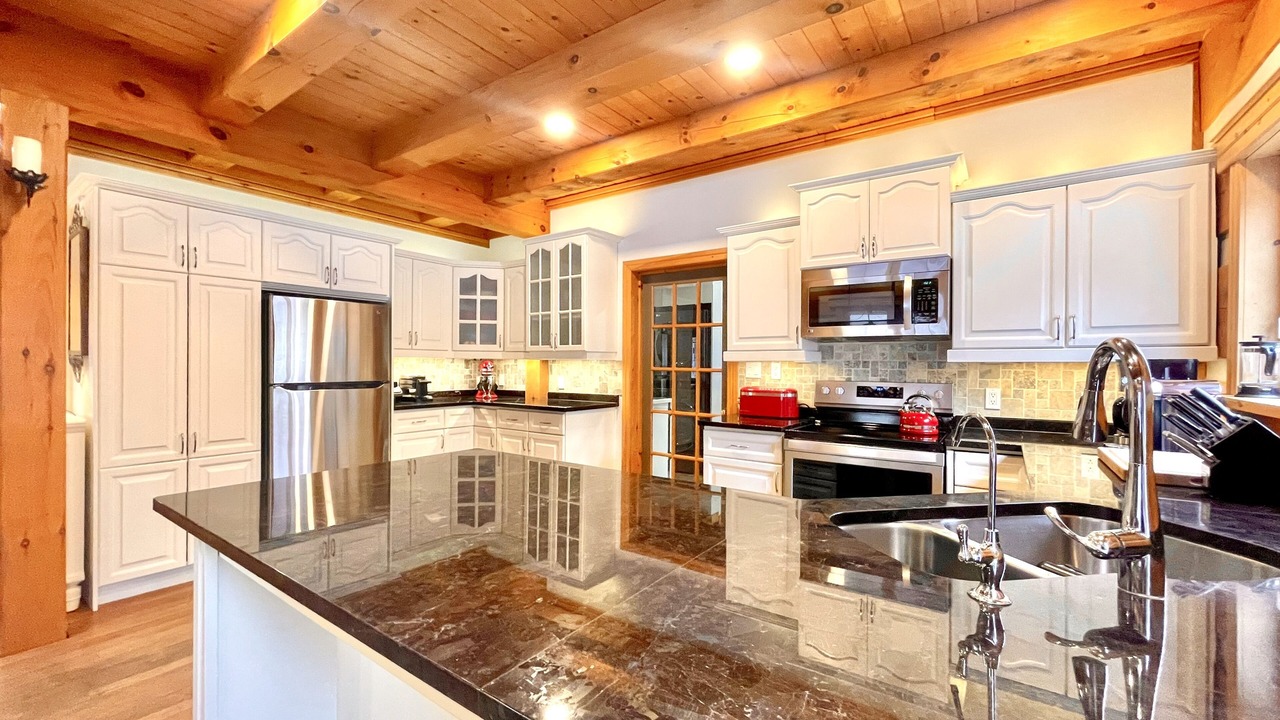 Photo of Kitchen in Meaford
