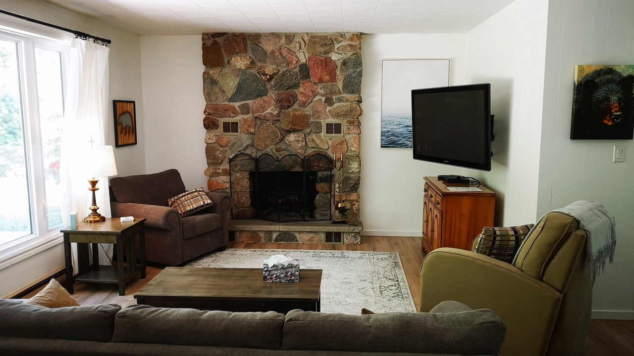 Photo of Livingroom in Grand Bend
