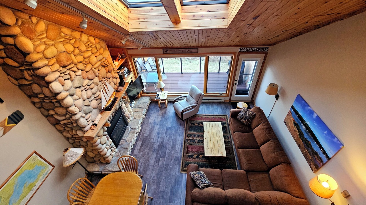 Photo of Livingroom in Two Harbors