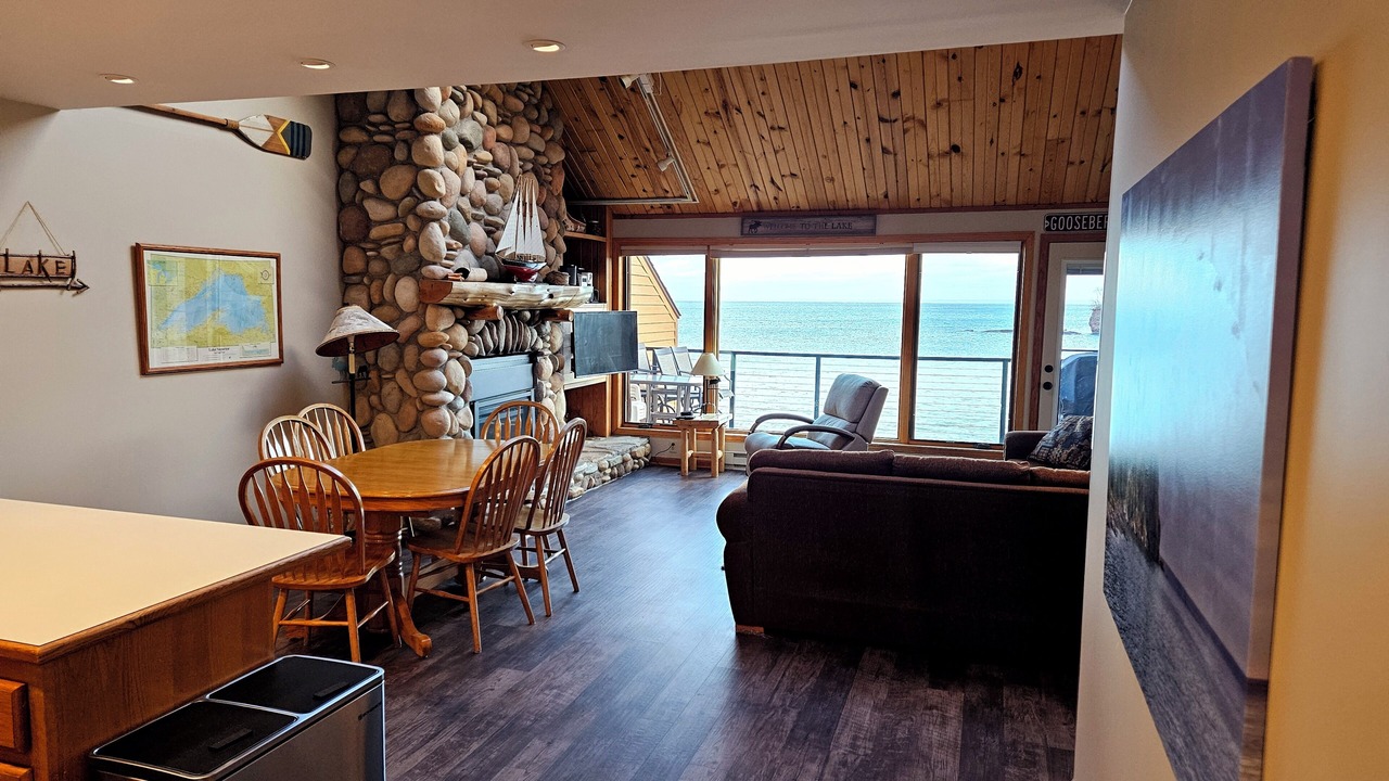 Photo of Livingroom in Two Harbors