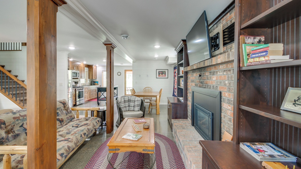 Photo of Livingroom in New York Mills