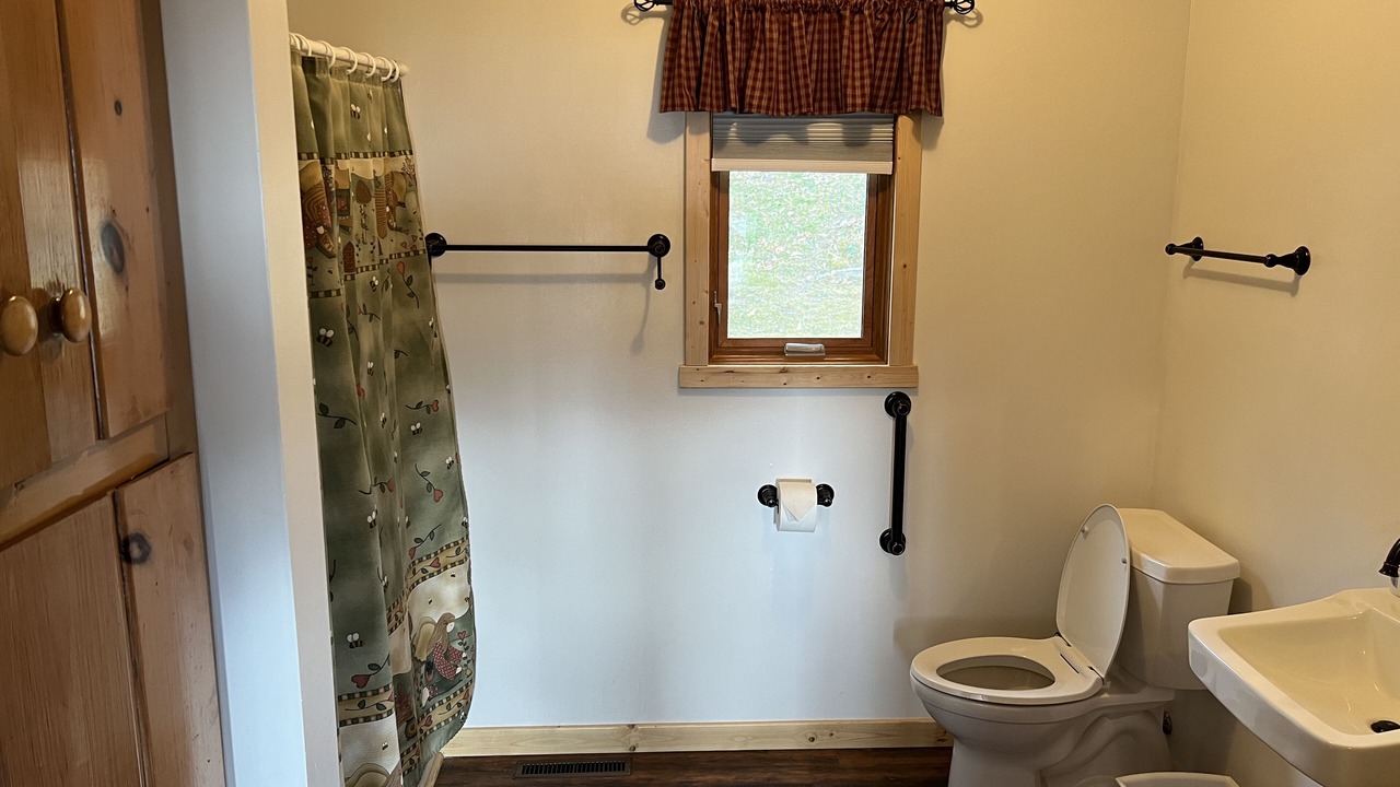 Photo of Bathroom in Palisade