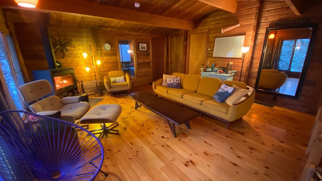 Photo of Livingroom in Marmora and Lake
