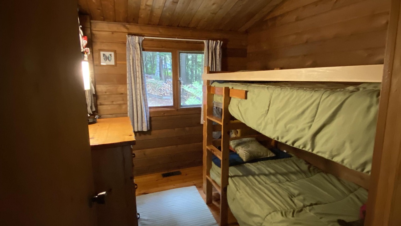 Photo of Bedroom in Marmora and Lake