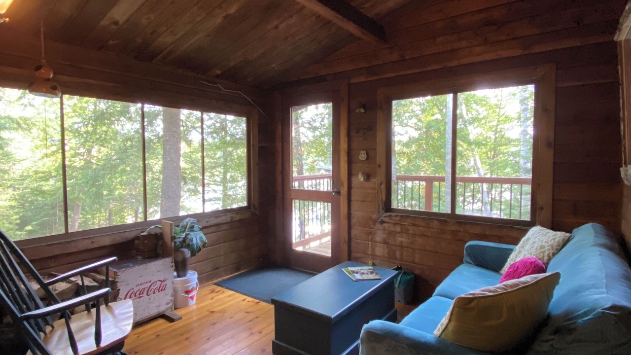 Photo of Livingroom in Marmora and Lake