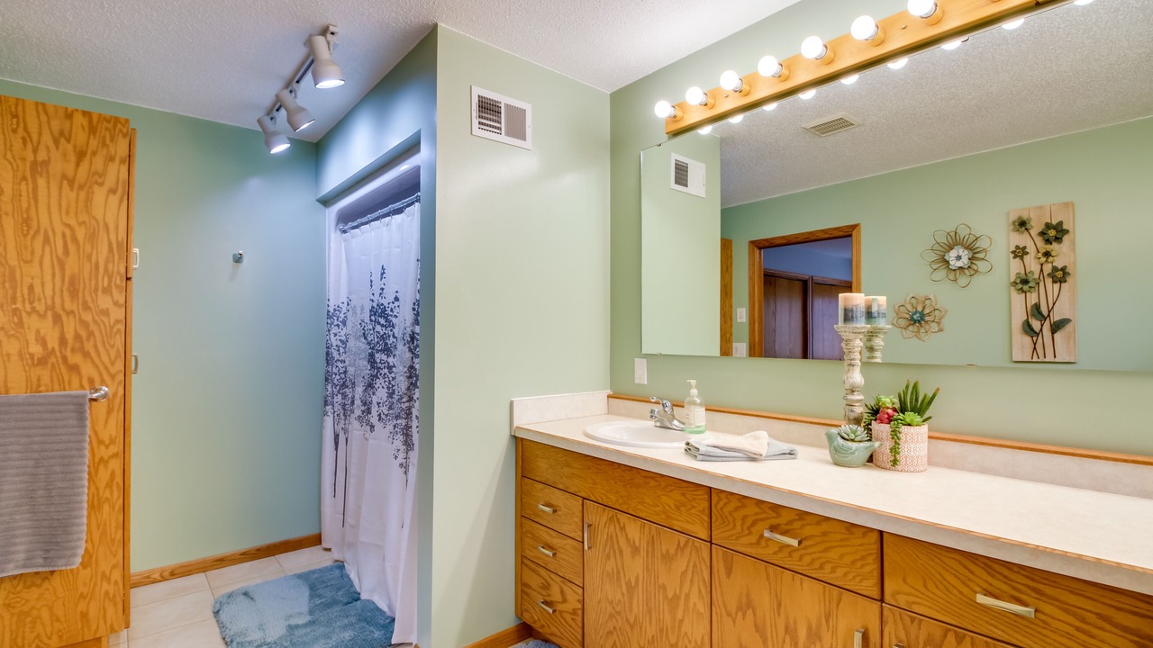 Photo of Bathroom in Spicer