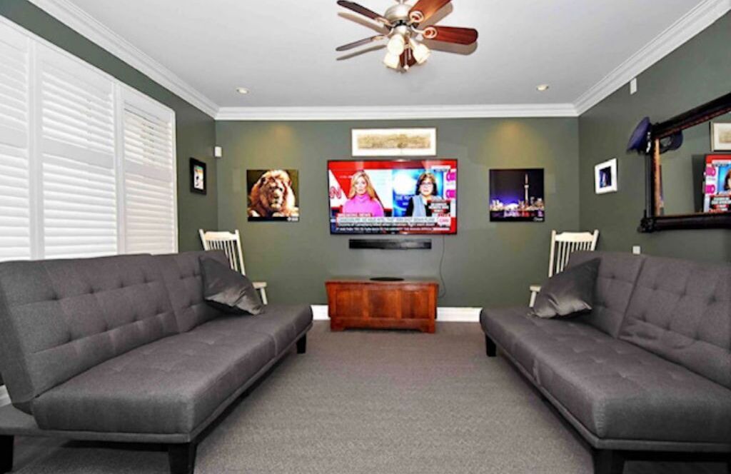 Photo of Livingroom in Scarborough