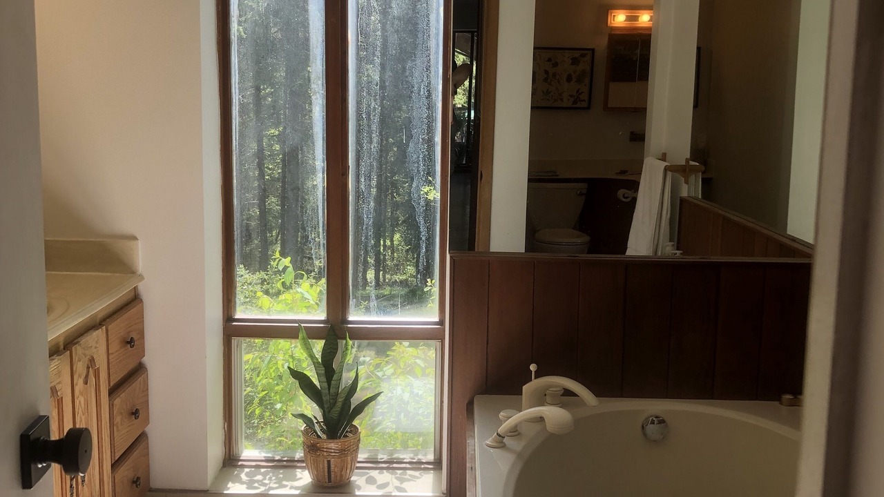 Photo of Bathroom in Adjala-Tosorontio