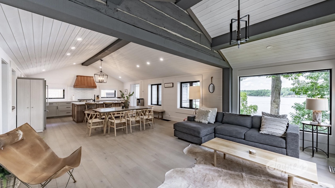 Photo of Livingroom in Gravenhurst