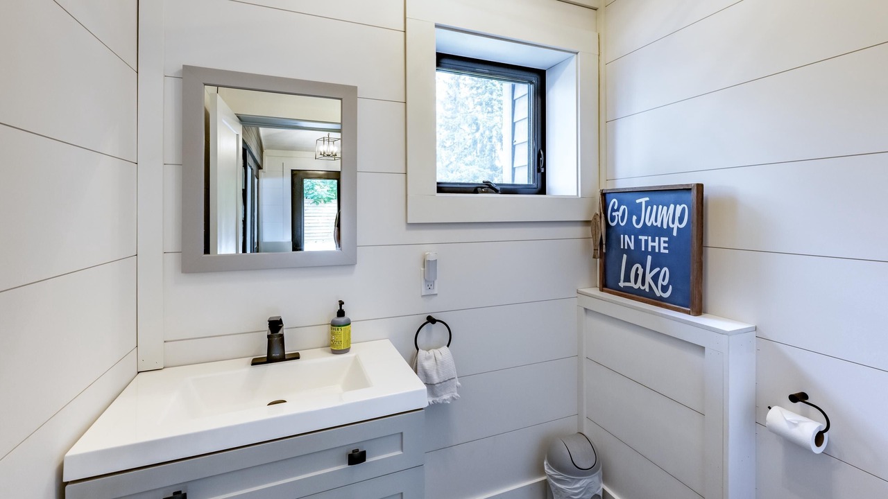 Photo of Bedroom in Gravenhurst