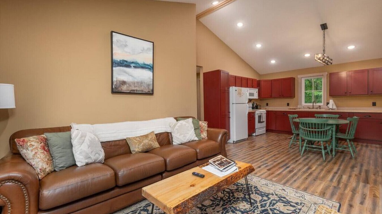 Photo of Livingroom in Pine City
