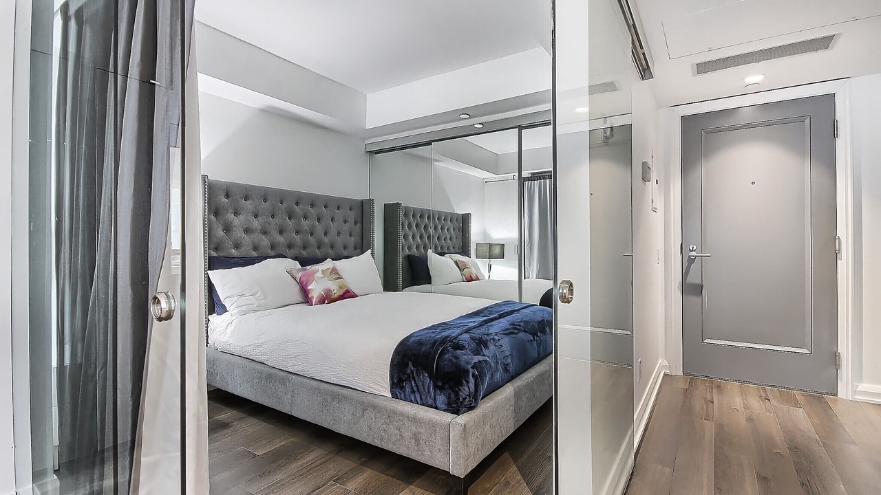 Photo of Bedroom in Bloor-Yorkville