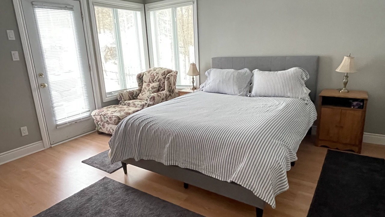 Photo of Bedroom in Haliburton Highlands