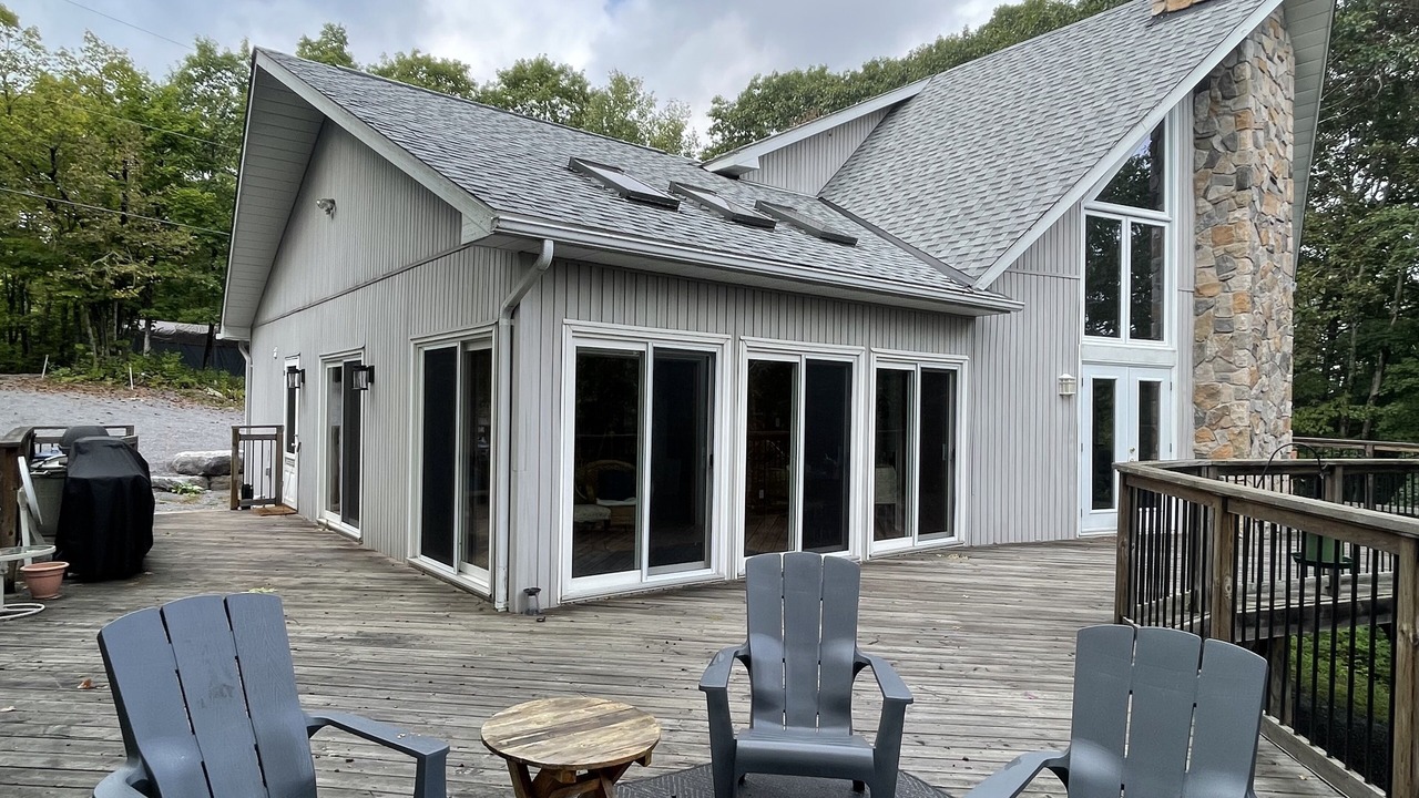 Photo of Patio Balcony in Haliburton Highlands
